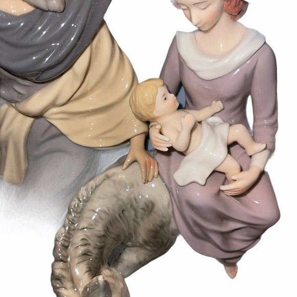 CLASSIC TREASURES Joseph Mary Baby Jesus Sculpture Fine Porcelain NO STAFF/BOX - Picture 9 of 12